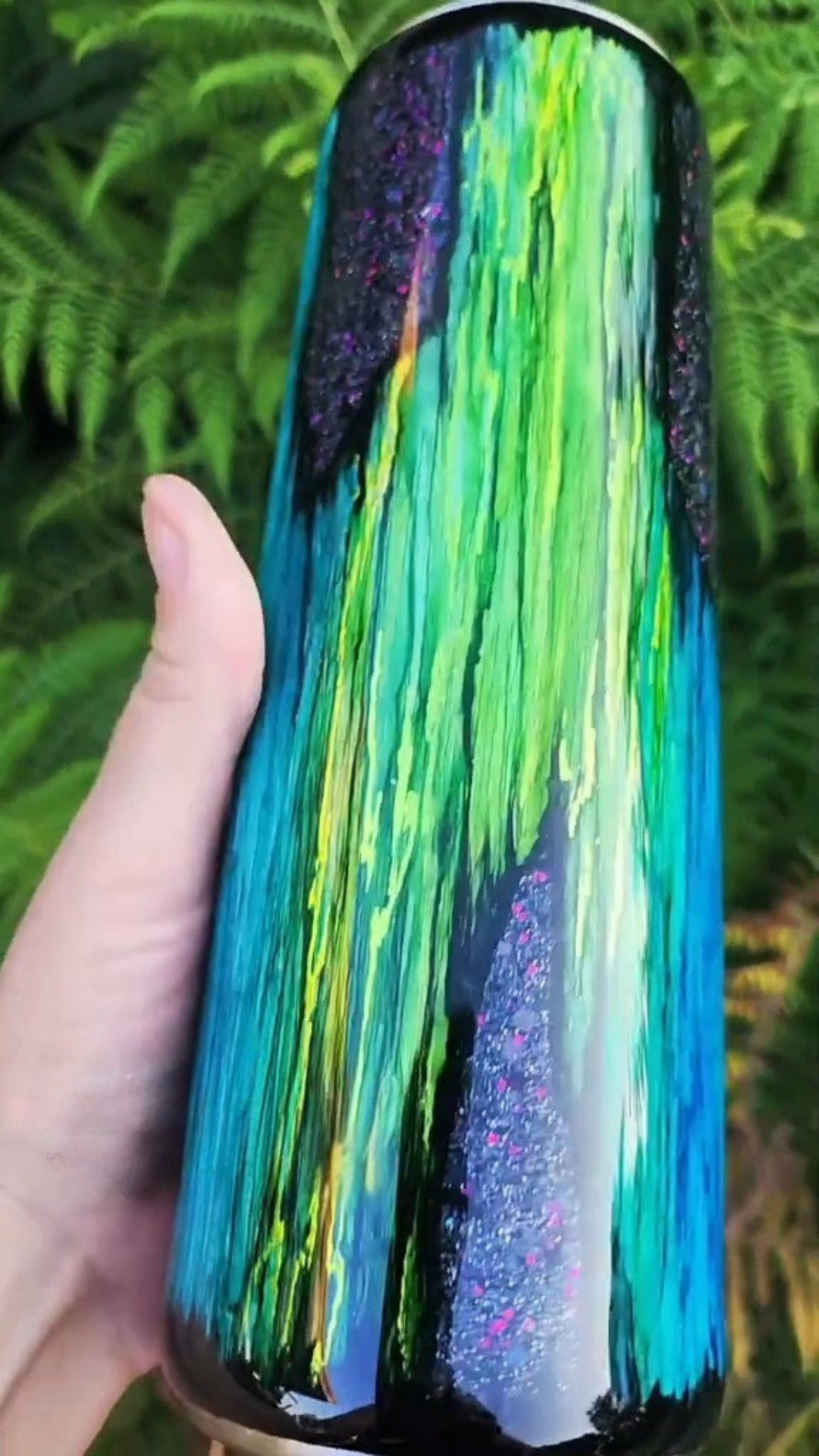 Twisted Ink Woodgrain Glitter Peekaboo