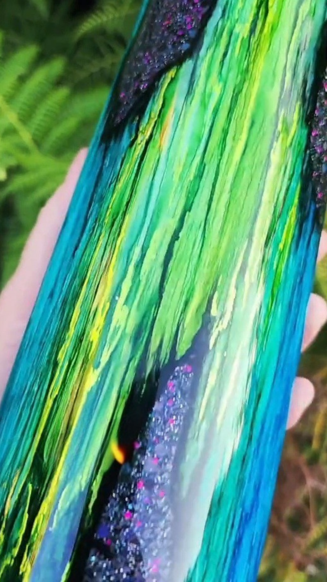 Twisted Ink Woodgrain Glitter Peekaboo