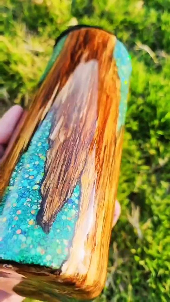 Twisted Ink Woodgrain Glitter Peekaboo