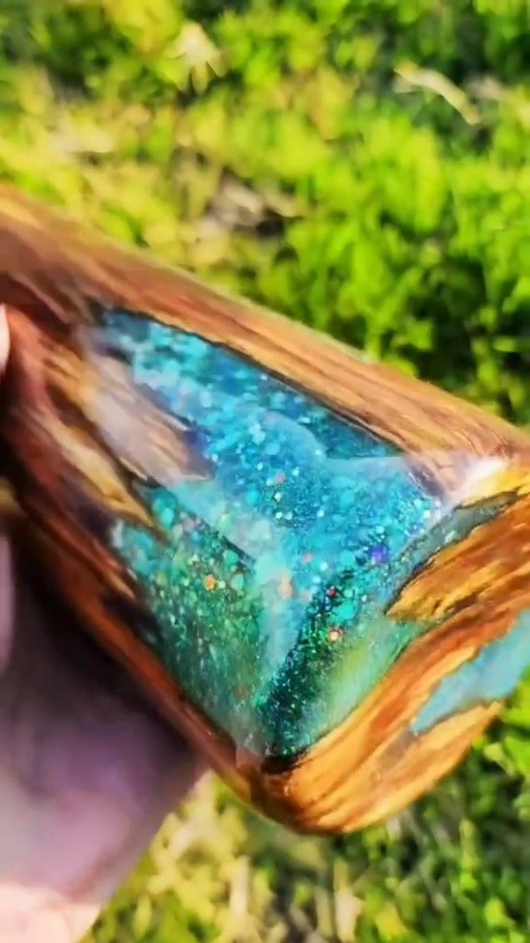 Twisted Ink Woodgrain Glitter Peekaboo