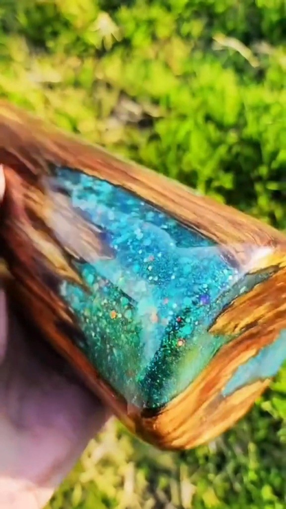 Twisted Ink Woodgrain Glitter Peekaboo